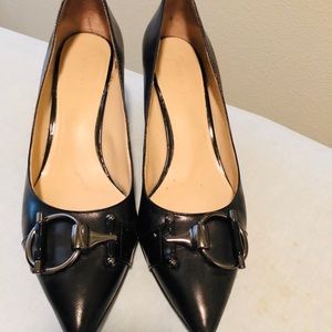 Pointy toe kitten heels